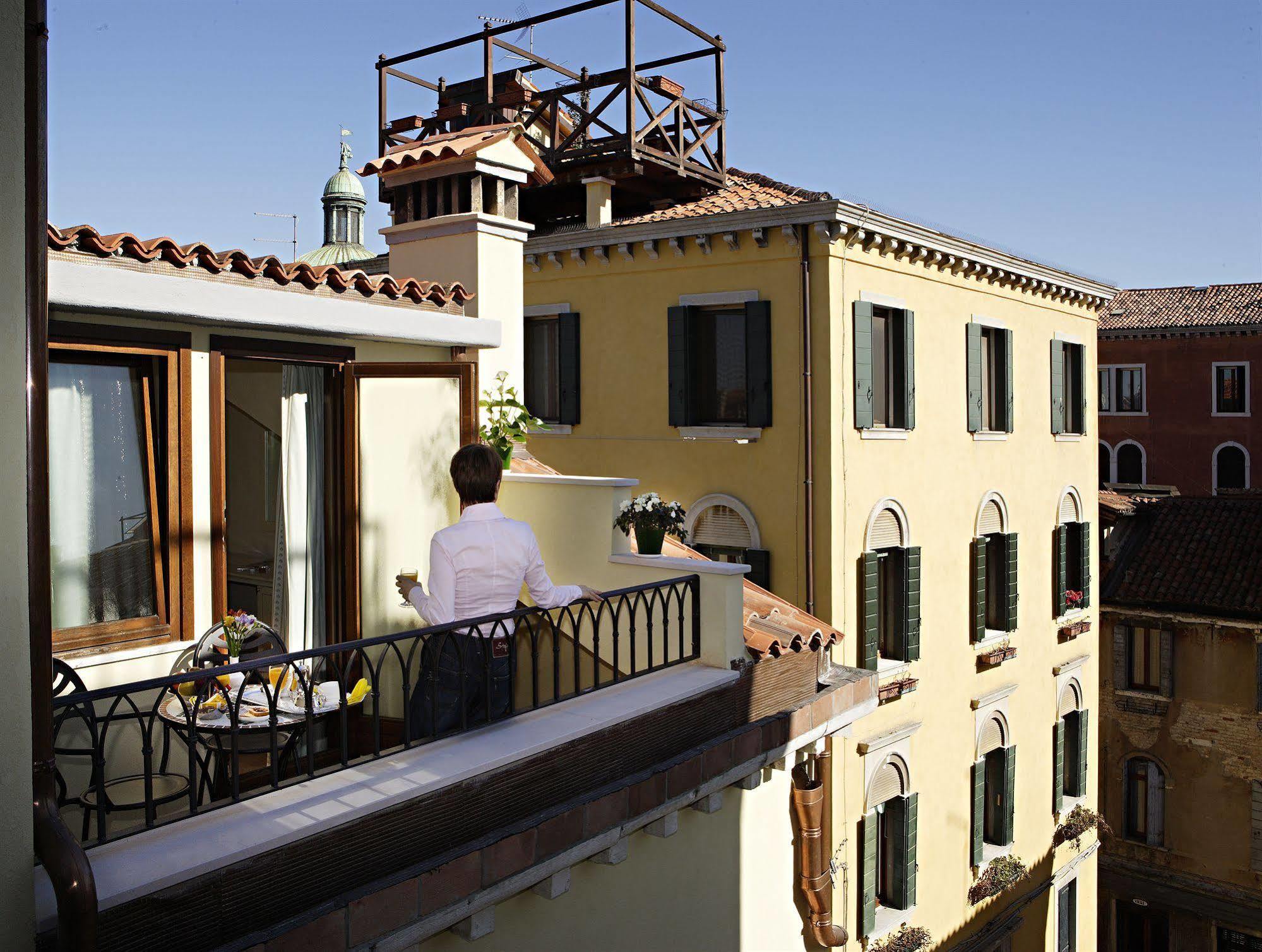 Hotel Carlton Capri Venice Exterior photo