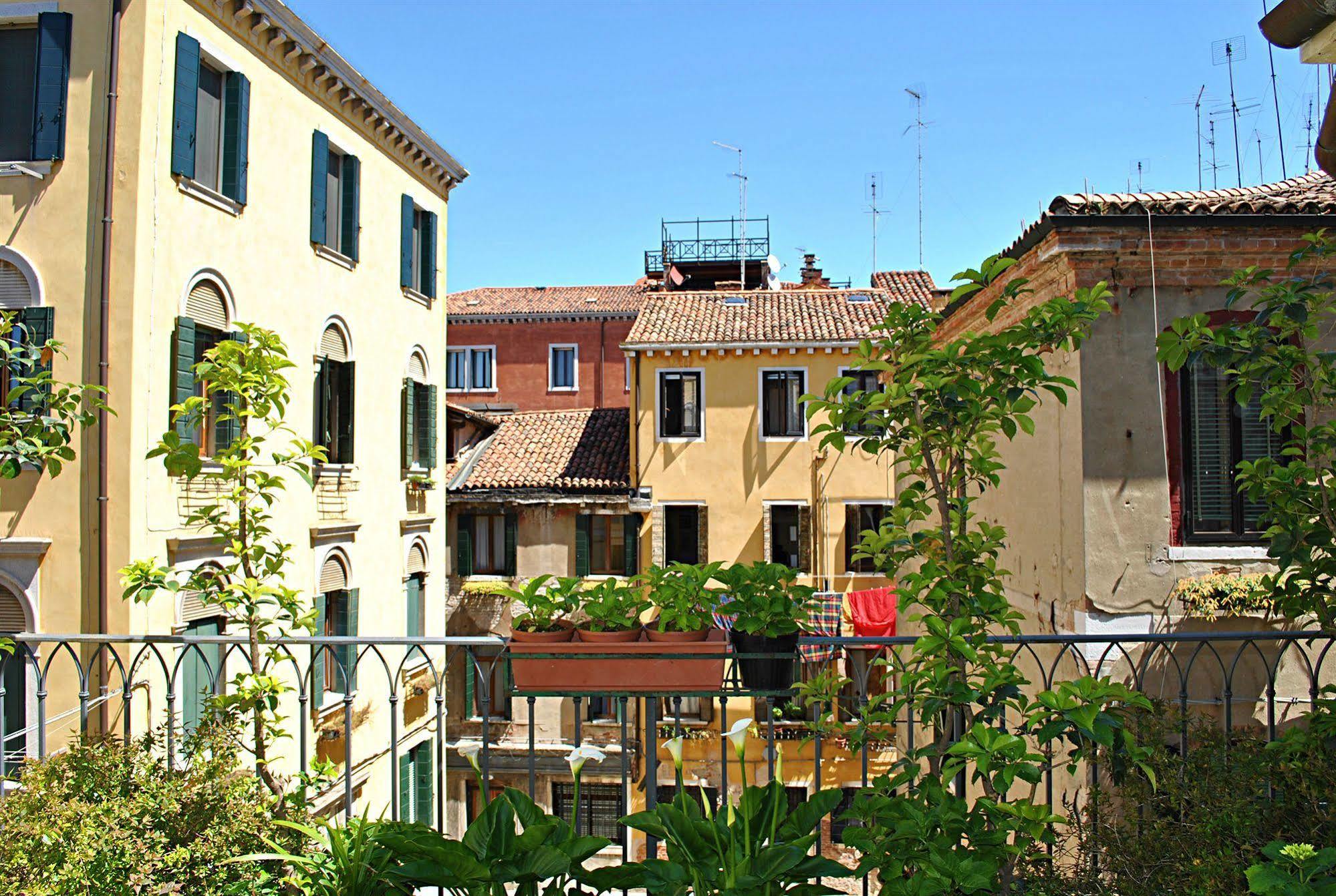 Hotel Carlton Capri Venice Exterior photo